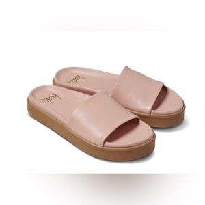 Beek LIMITED EDITION Chick Slide Leather Sandals in Blush